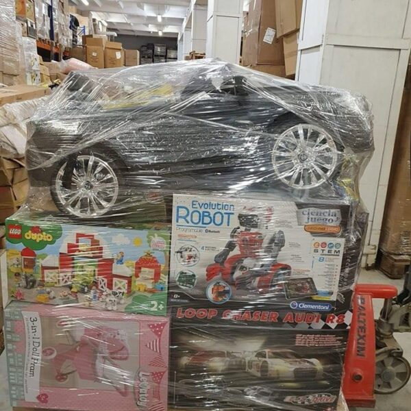 Christmas Toy pallets